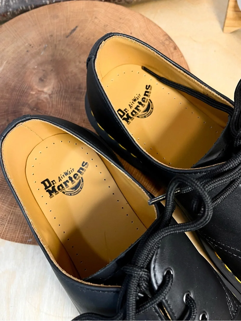 NWOB Dr. Martens 11838 4-Eye Black Leather Oxfords Men's Size 11